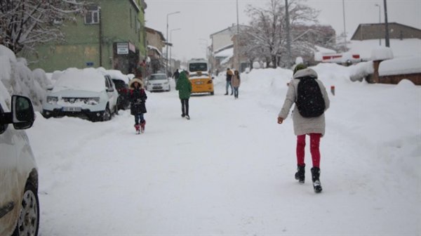 Bingöl'de eğitime kar engeli