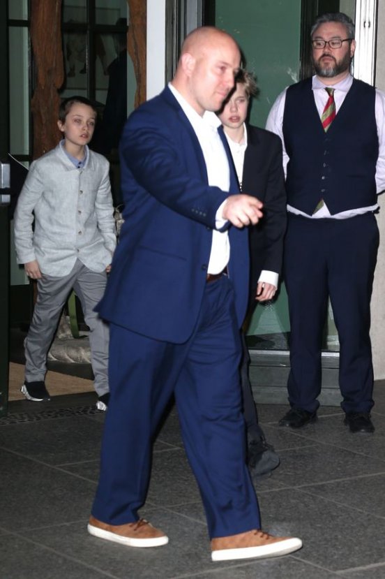 Angelina Jolie 6 çocuğunu yanında getirdi