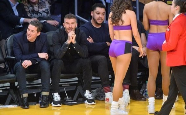 David Beckham, gözünü amigo kızlardan alamadı