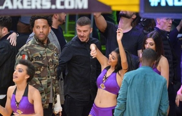 David Beckham, gözünü amigo kızlardan alamadı