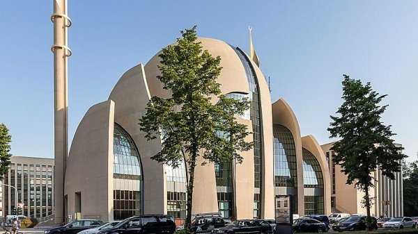 Almanya imamlara Almanca şartı getiriyor