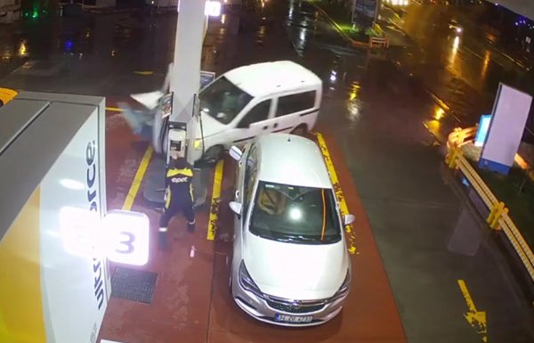 Alkollü sürücü benzin istasyonuna daldı
