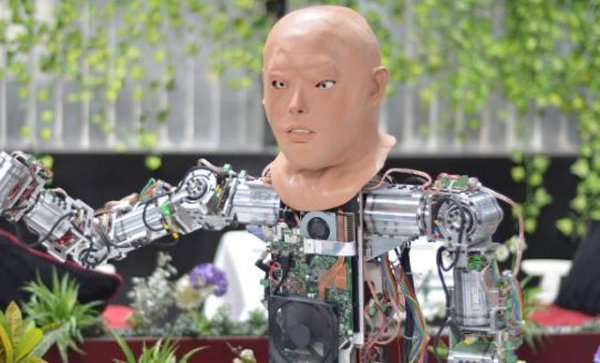 Konya'da üretilen insansı robota yüz eklendi