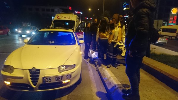 Yolun karşısına geçmeye çalışırken otomobil çarptı