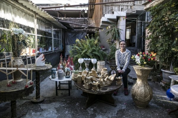 Atık malzemeleri özel tasarım ürünlere dönüştürüyor