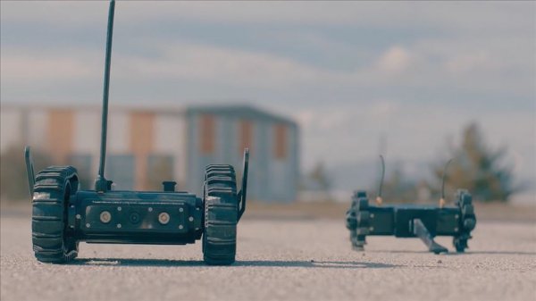 Mini askerler sahaya çıktı