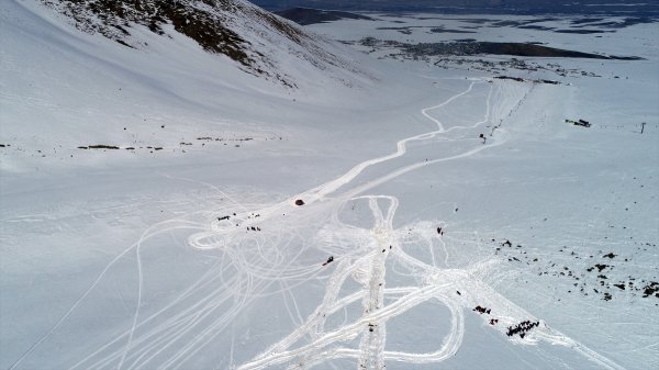 Van’da 70 personelle nefes kesen çığ tatbikatı