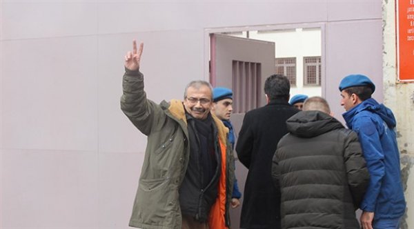 Cezaevindeki Sırrı Süreyya Önder zayıfladı