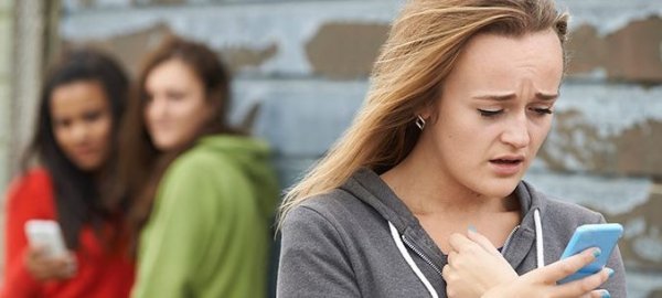 İnternette kötülük, artık çocukların elinden oluyor