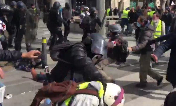 r Fransa yine savaş alanına döndü