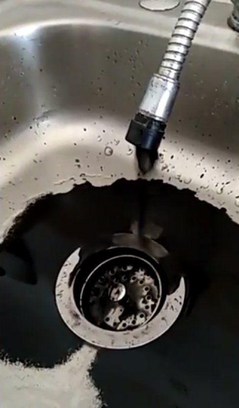 Venezuela'da musluktan petrol aktı