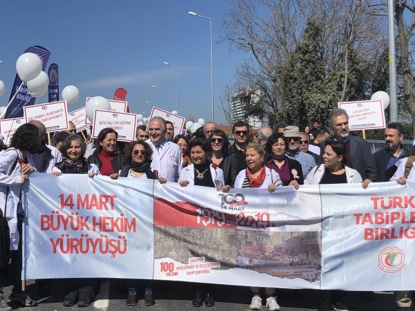 Türk Tabipleri Birliği seçim yürüyüşü yaptı