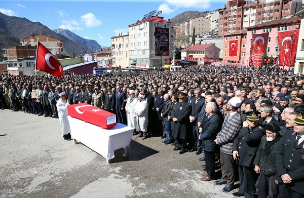 Gümüşhane'de binlerce kişi şehidini uğurladı