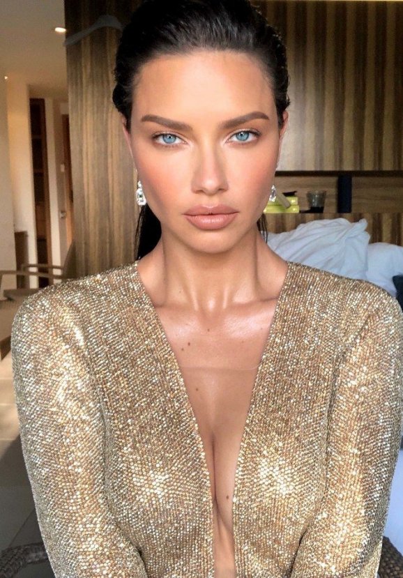 Adriana Lima'nın Mevlana paylaşımı