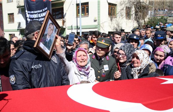 Gümüşhane'de binlerce kişi şehidini uğurladı