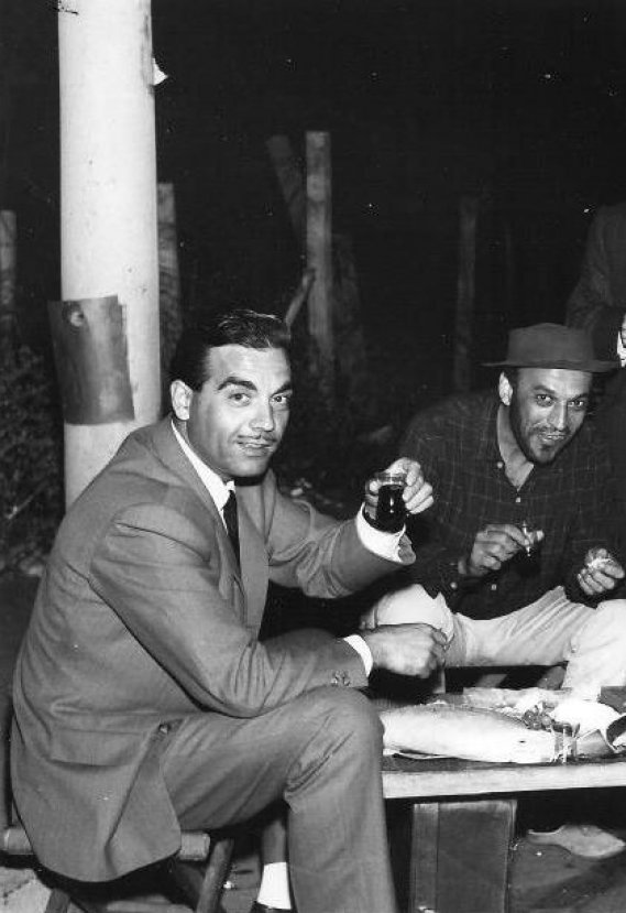 Sadri Alışık kimdir? Biyografisi Sadri Alışık kimdir? Biyografisi