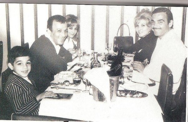 Sadri Alışık kimdir? Biyografisi Sadri Alışık kimdir? Biyografisi