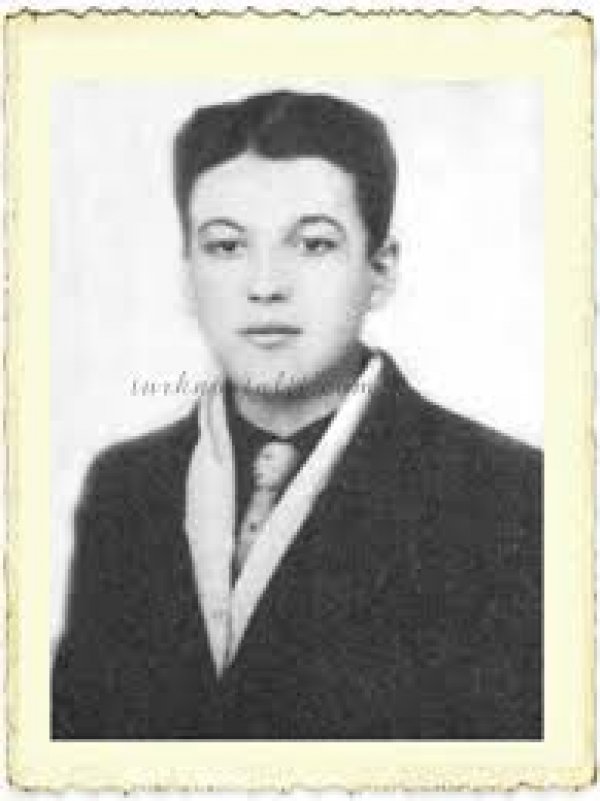 Sadri Alışık kimdir? Biyografisi Sadri Alışık kimdir? Biyografisi