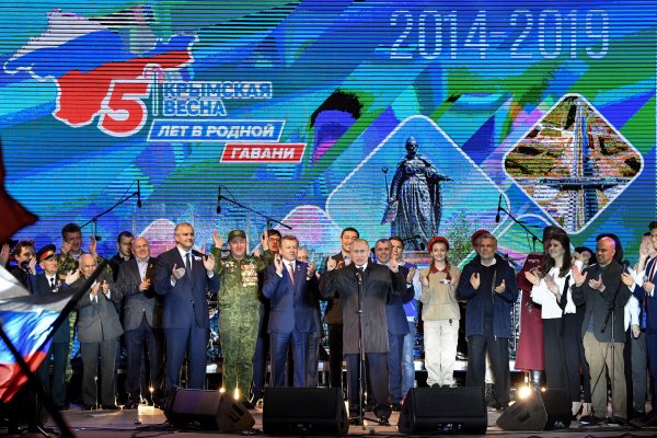 r Putin, Kırım’da kutlamalara katıldı