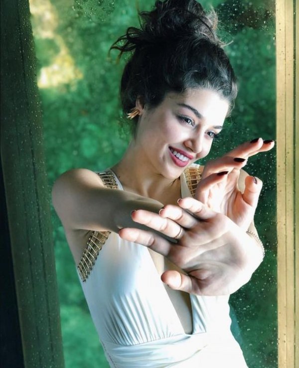 Hande Erçel Maldivler'de