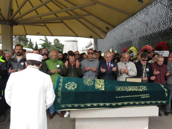 Oyuncu Ümit Yesin son yolculuğuna uğurlandı