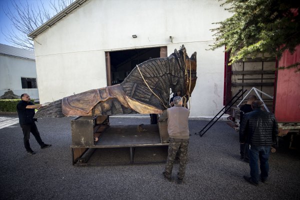 Troya iki tırla Rusya yoluna çıktı