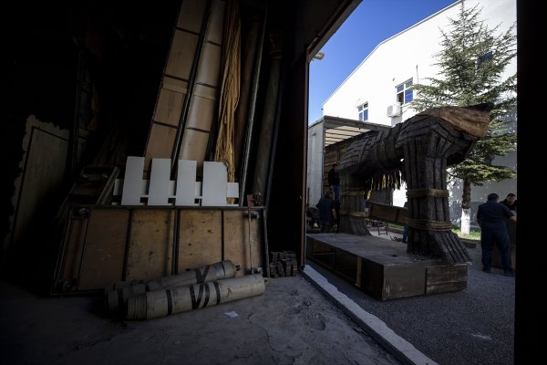 Troya iki tırla Rusya yoluna çıktı