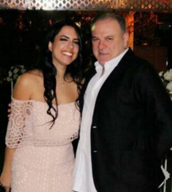 Burak Sergen eski karısını nişanlısıyla tanıştırdı