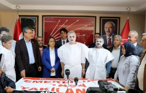 Adana'da CHP'nin EYT eylemi