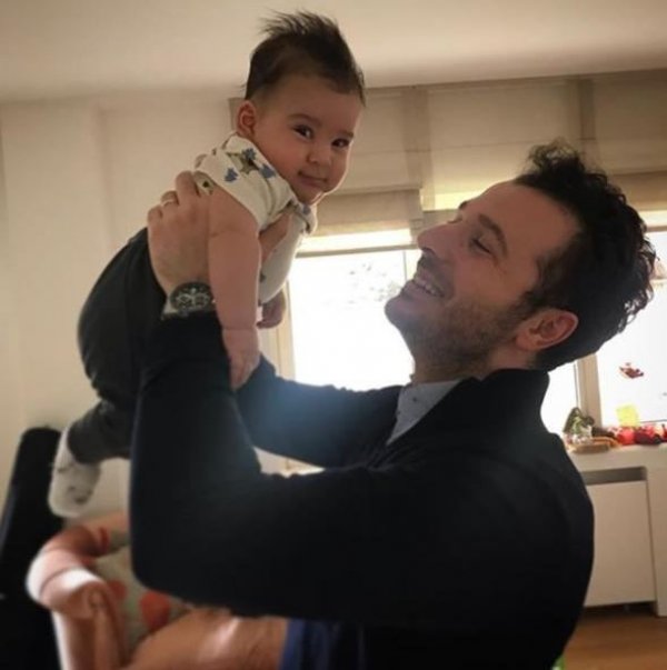 Azra Akın: Kalbimi çalan iki erkek