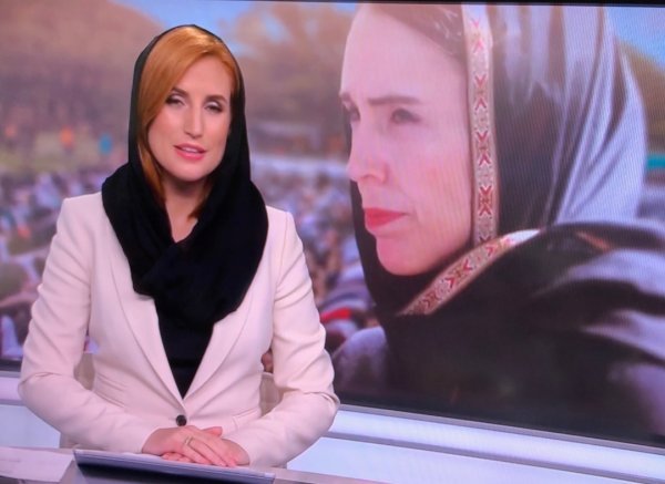 Nevşin Mengü başörtüsü takan spikerlerden rahatsız oldu