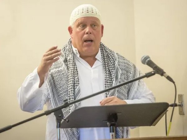 Müslümanları öldürmeyi planlarken İslam ile şereflendi