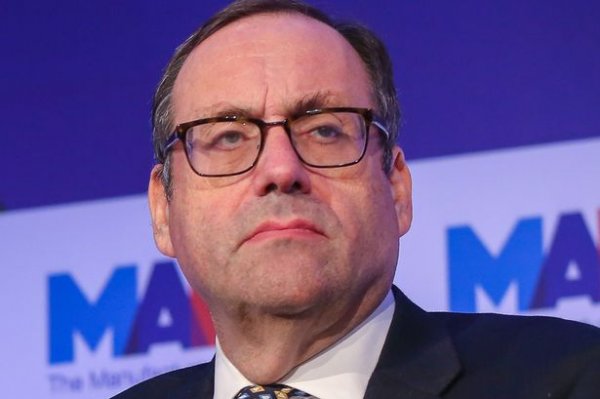 İngiltere'de 3 bakan istifasını sundu