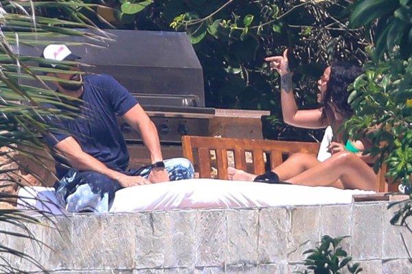 Rihanna nişanlandı iddiası