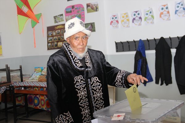 a Kırgızlar oyunu kullandı