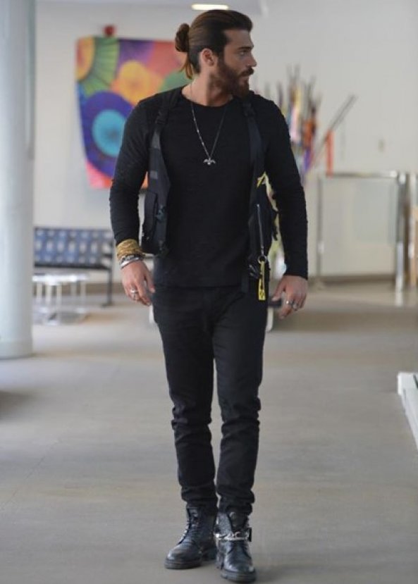 Can Yaman 'bardak fırlatma' cezasını ödemeyecek