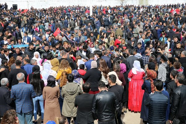 Şırnak'ta seçim halayı