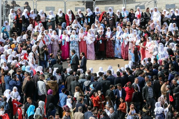 Şırnak'ta seçim halayı