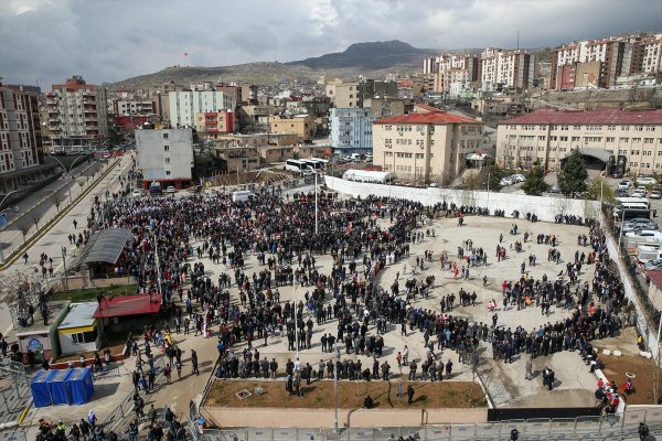 Şırnak'ta seçim halayı
