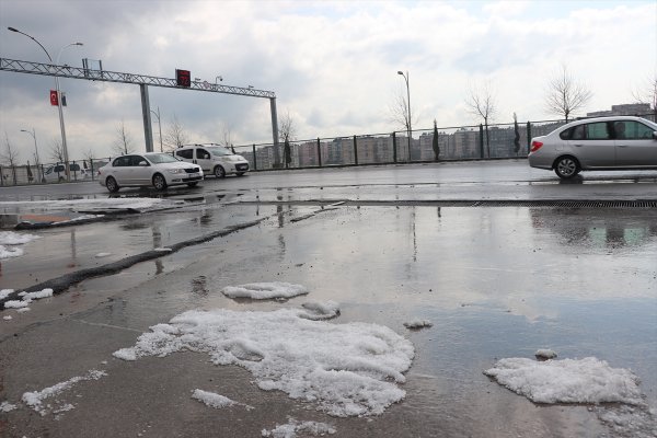 a Diyarbakır'a dolu yağdı