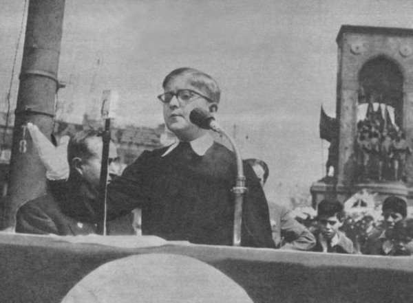 Cem Karaca kimdir - biyografisi Cem Karaca kimdir - biyografisi