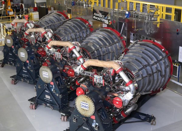 NASA, Ay seferlerinde kullanacağı roket motorunu test etti