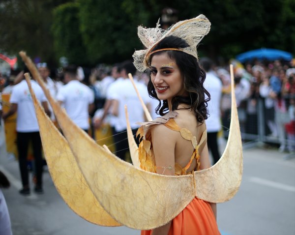 a Adana'daki festivalde davulcu rahatsızlığı