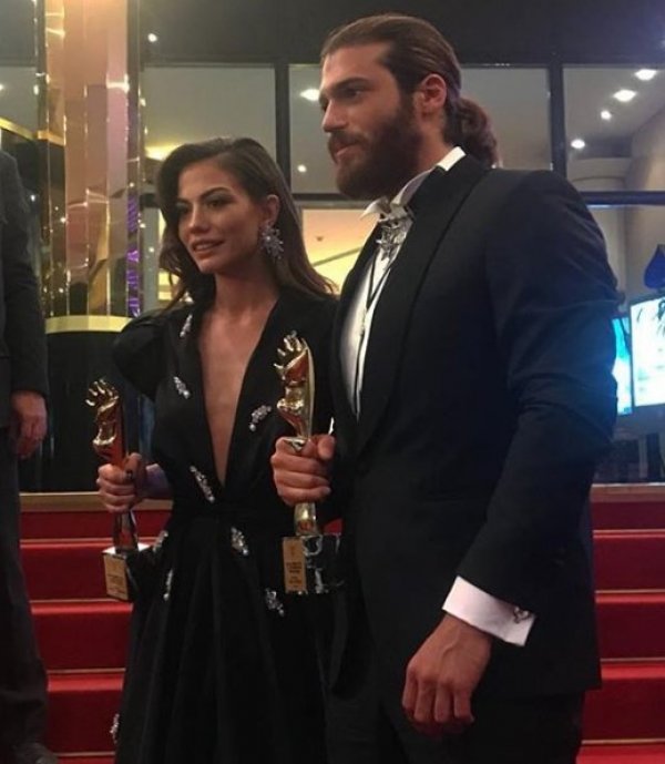 Can Yaman Lübnan'da ödül aldı