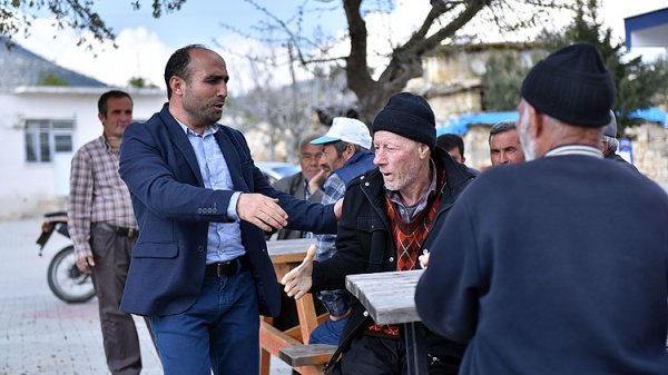 a Metropol yaşamını bırakıp köyüne muhtar oldu