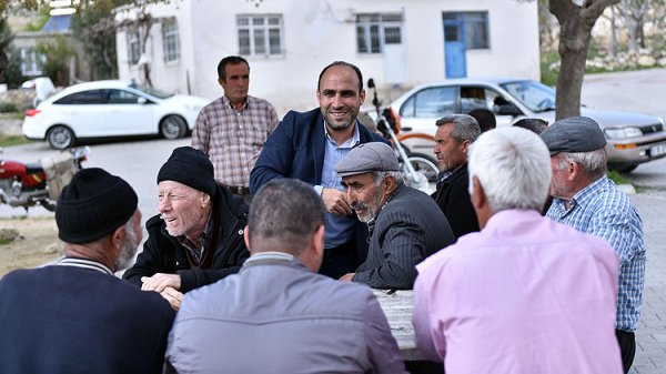 a Metropol yaşamını bırakıp köyüne muhtar oldu