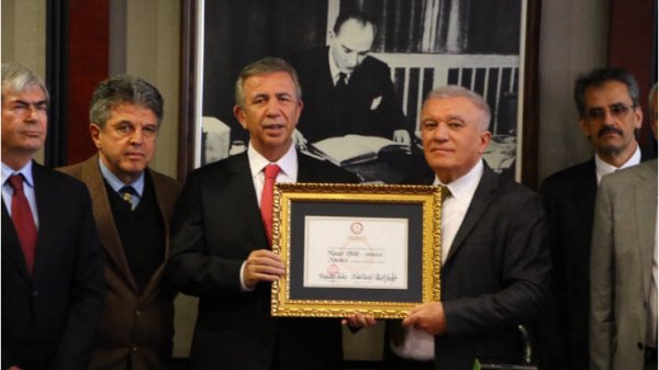 Zeynep Mansur'un Mansur Yavaş tepkisi