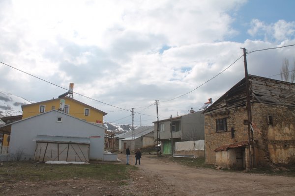 Bayburt'ta köyün ‘doktor’ muhtarı