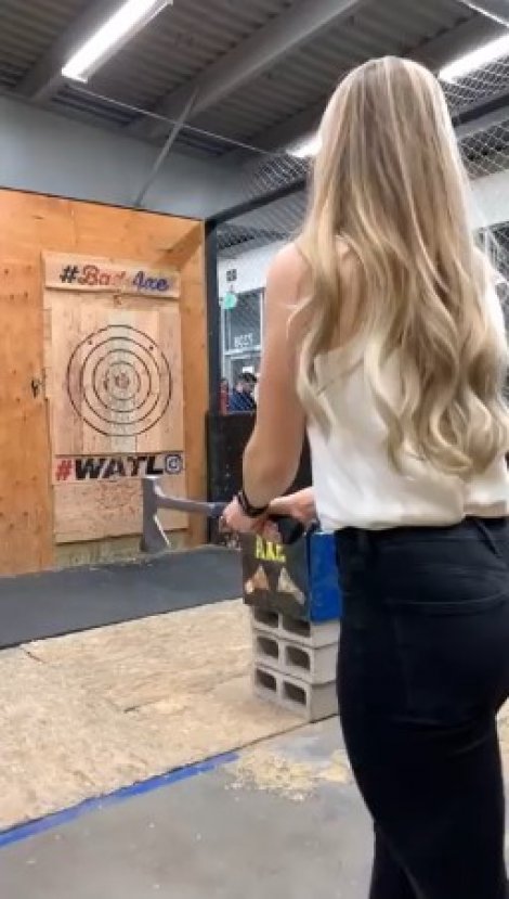 Kanadalı kadının balta oyunuyla imtihanı