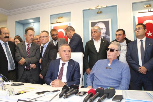 Deniz Baykal: Her seçim bir yenilenmedir